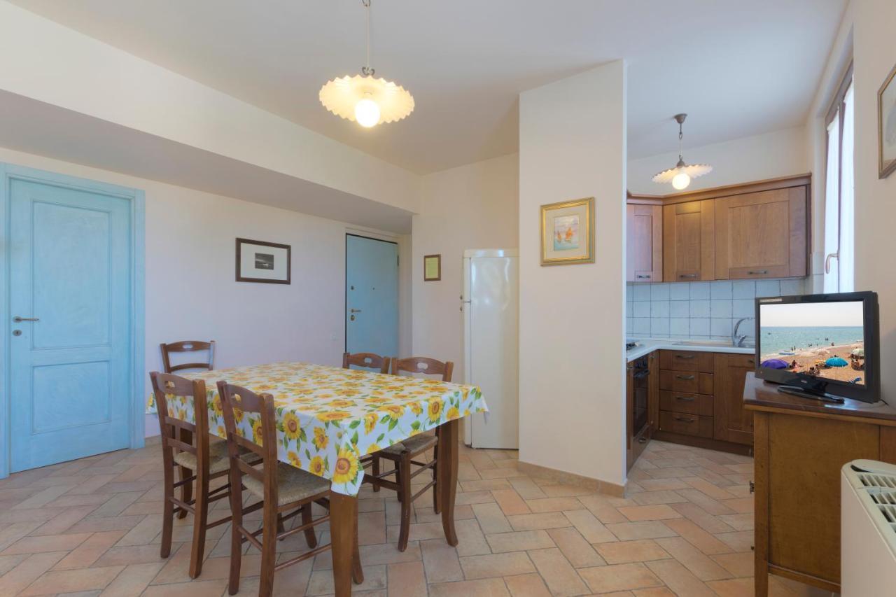 Casale Del Conero Aparthotel Porto Recanati Bagian luar foto